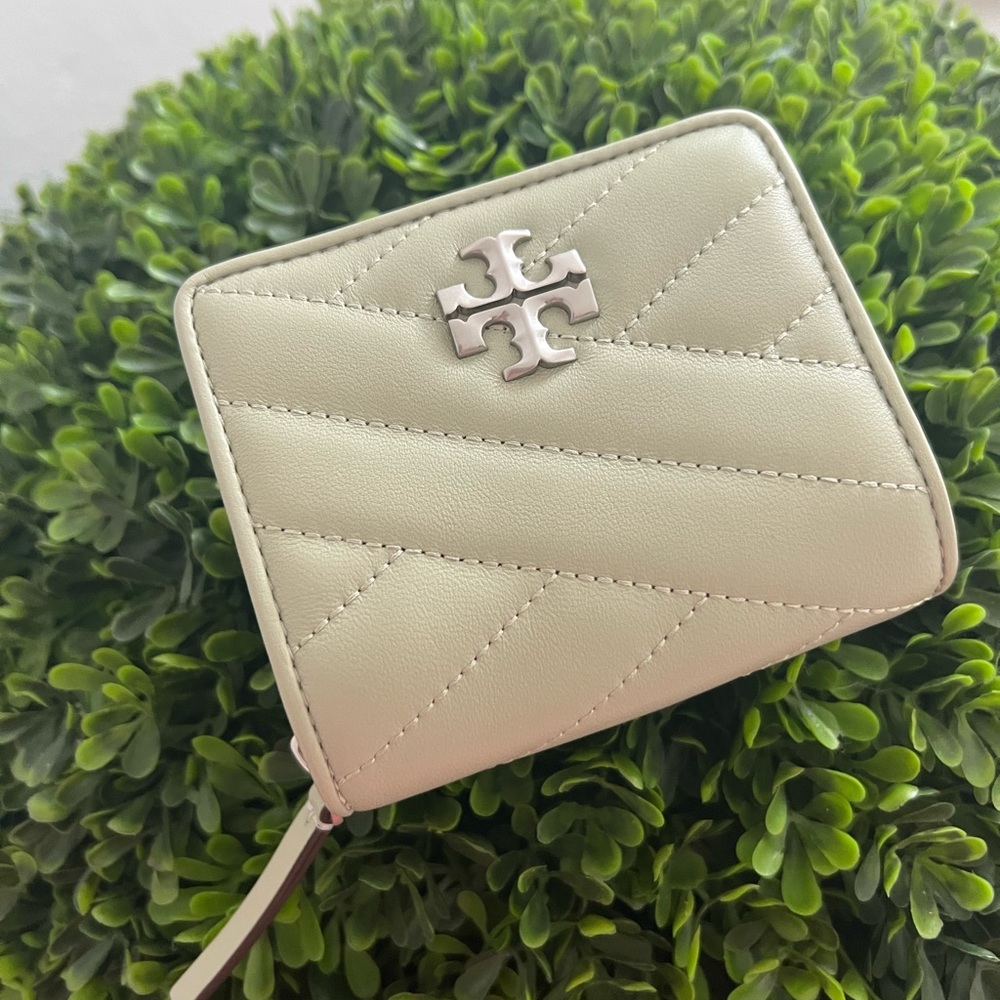 Tory Burch wallet